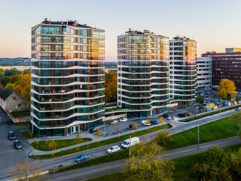 Urban Mint Apartments: Modern Living Spaces with Comfort and Connectivity
